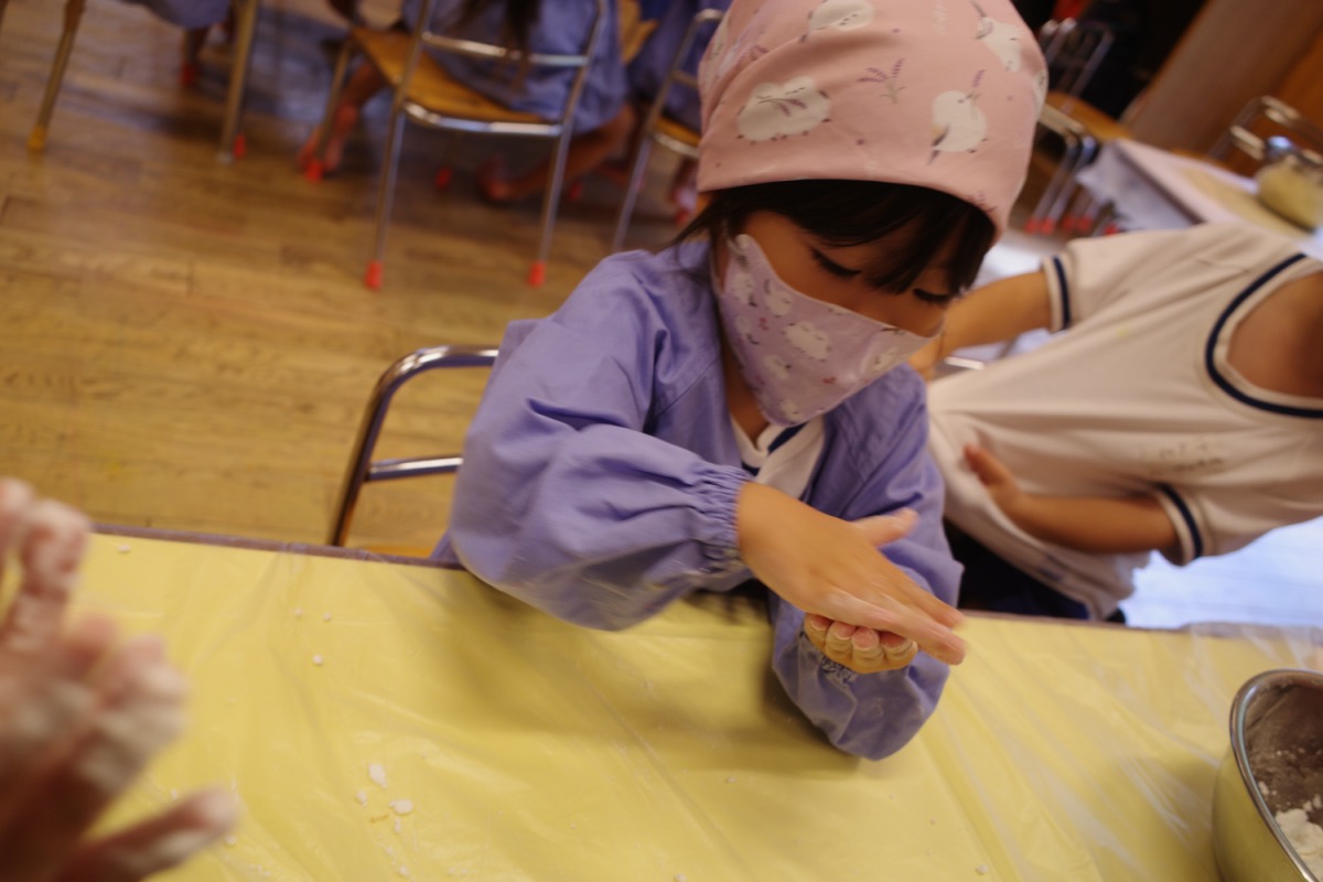 R0018496